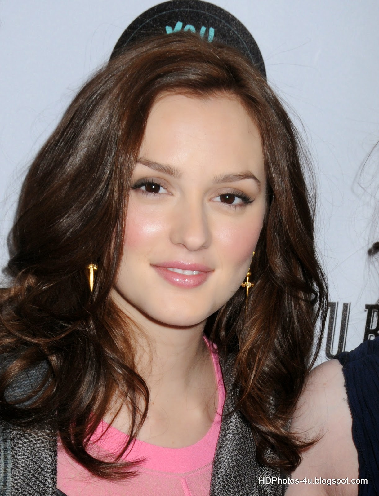 American Actress Leighton Meester Full HD Pictures & Wallpapers.