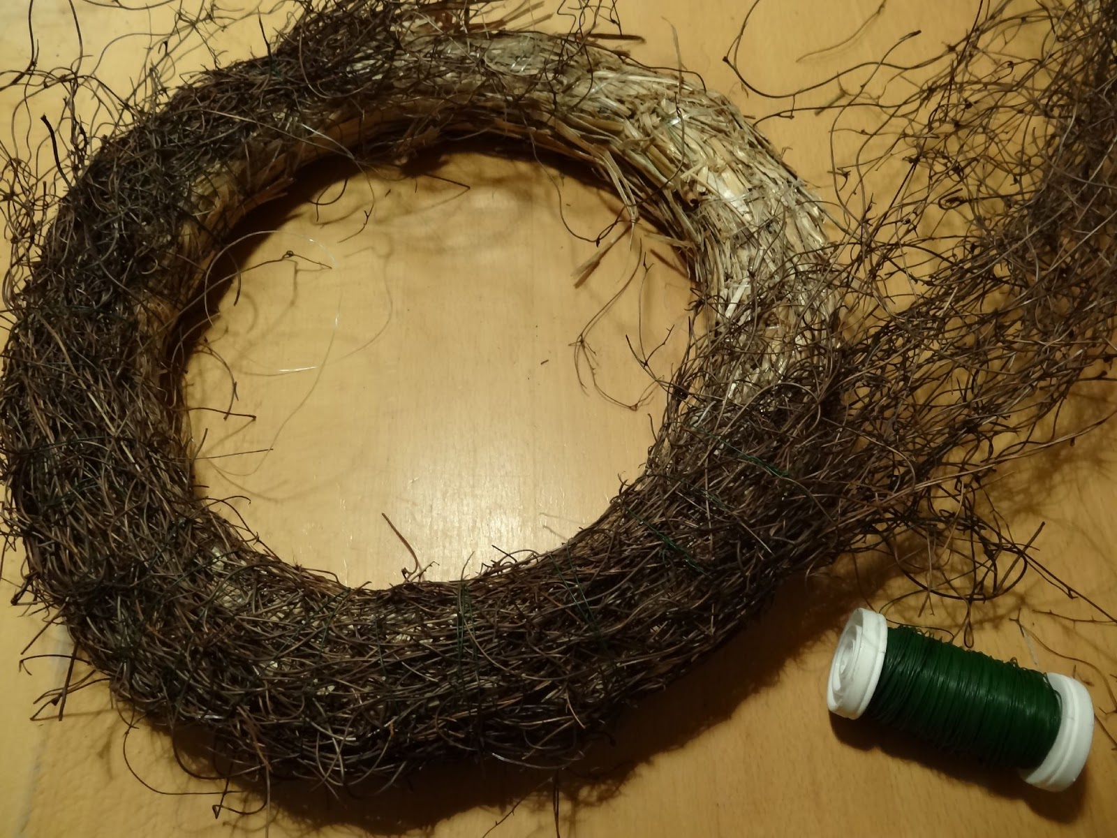 Bodenseewellen: Kranz aus Zweigen DIY