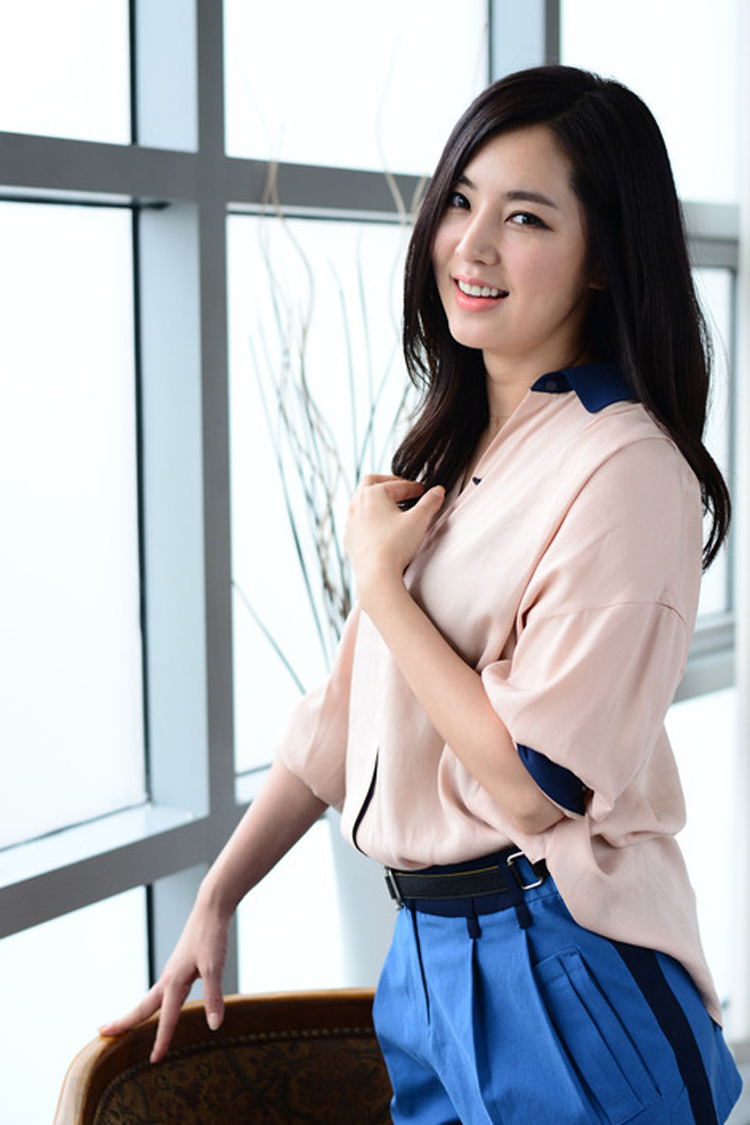 Stunning Beauty - Gorgeous Stars, Beautiful Celebrities: Han Chae Ah