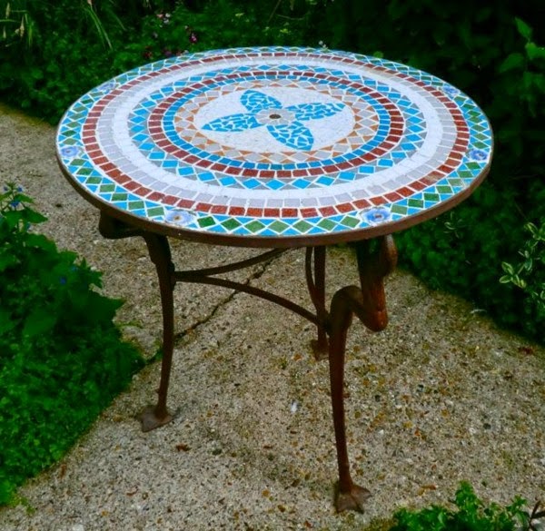 Garden table from Mosaic – 30 super models!