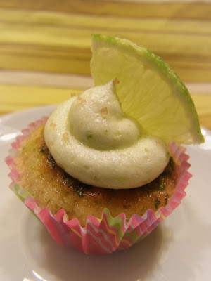 mini mojito cupcakes...un non-halloween post!!!