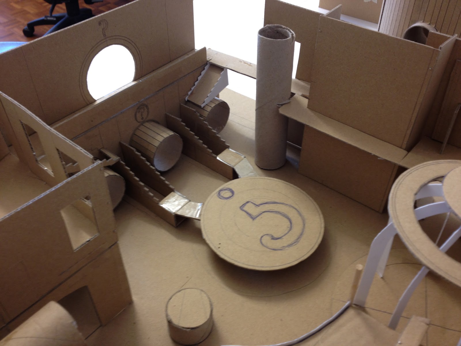 Daniel Gubba - Set and Props.: Design for Film - Batman: The Riddler's Lair