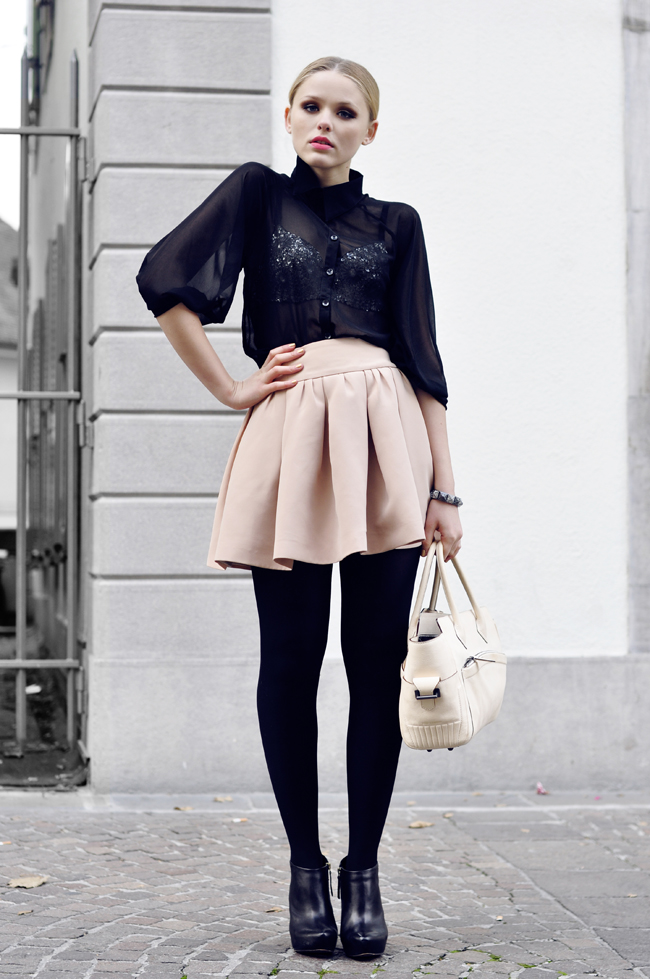 How to wear black tights- The ultimate guide - Fashionmylegs : The