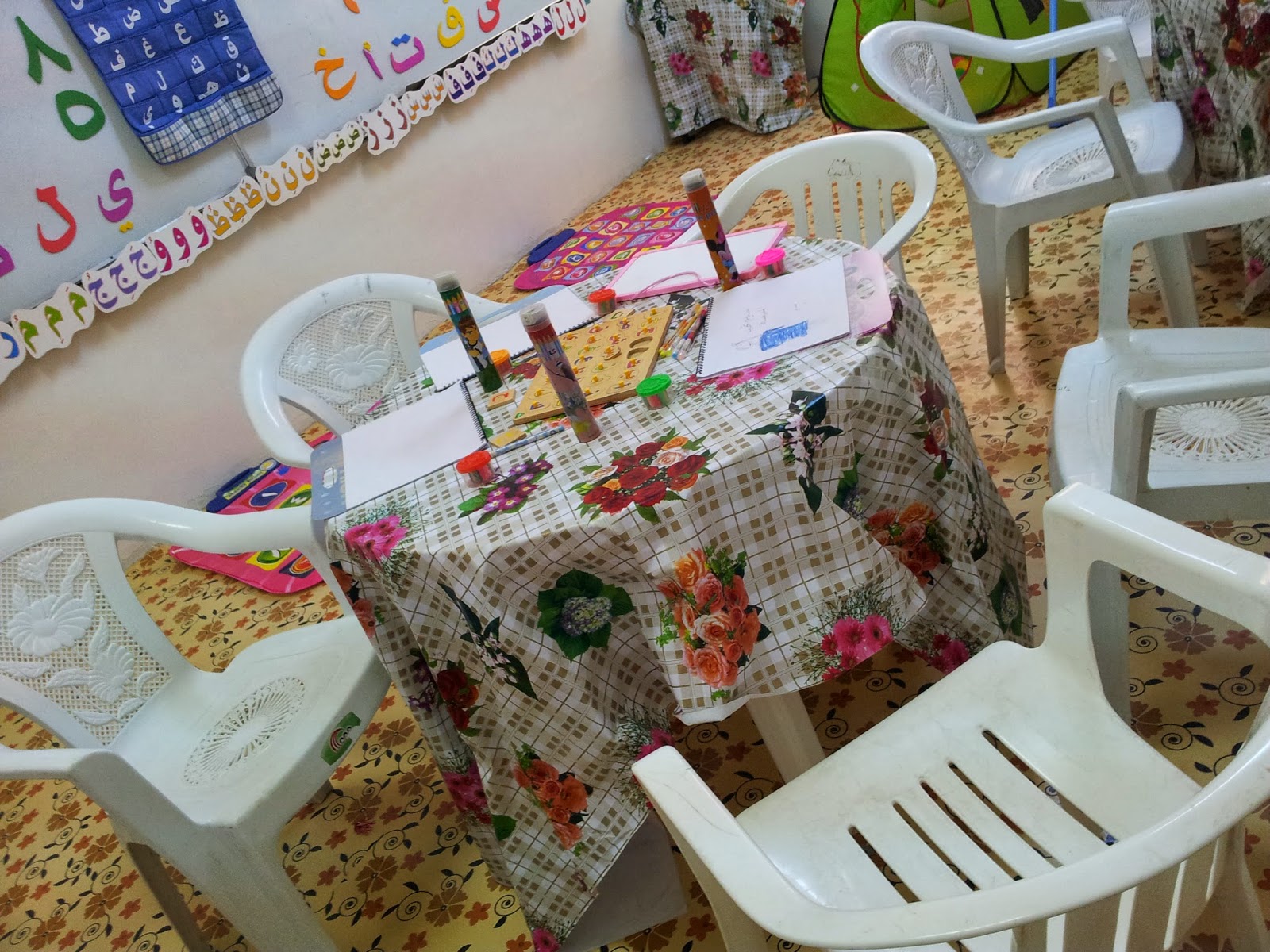 مرشدة الطالبات الفائزة بالمركز الثاني على المملكة فئة المرشد الطلابي مرشدة الطالبات الفائزة بالمركز الثاني على المملكة فئة المرشد الطلابي