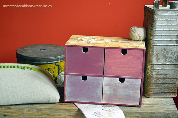 Micajonera decorada con pintura acrílica y transfer