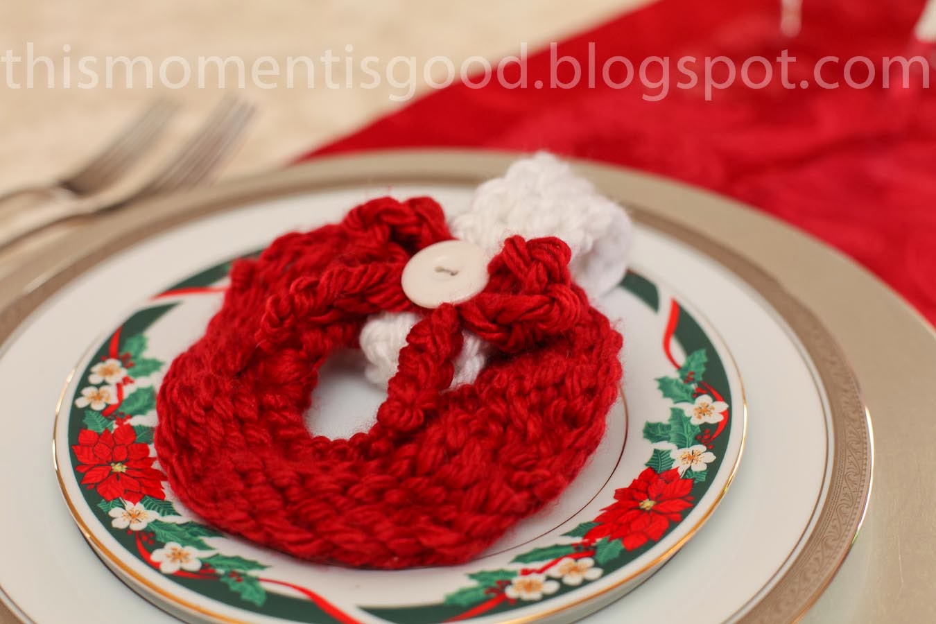 LOOM KNIT CHRISTMAS WREATH Loom Knitting by This Moment is Good!