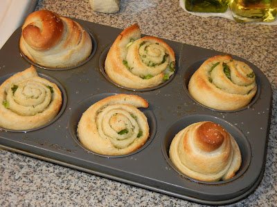 rolls cooked in a muffin pan 