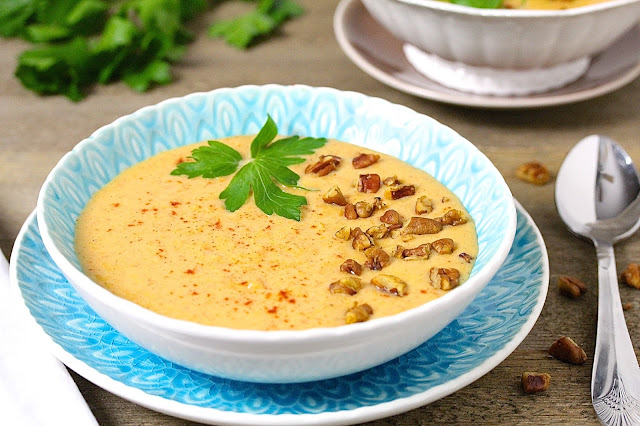 GINGER CINNAMON SWEET POTATO BISQUE WITH SMOKED PAPRIKA PECANS GINGER CINNAMON SWEET POTATO BISQUE WITH SMOKED PAPRIKA PECANS