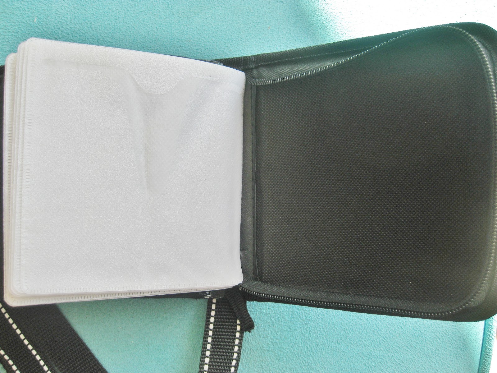 Cal-a-Mari: DIY: Pin Trading Case