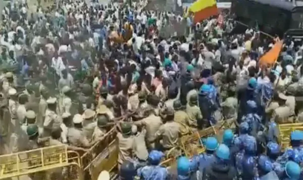 Jallikattu Live: Cops lathi-charge protesters, fire tear gas; DMK boycotts assembly, Hospital, Treatment, Report, Students, Suicide Threat, National