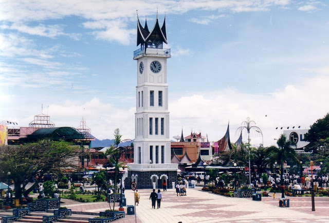 Menara Jam Gadang ~ Indahnya Negeriku,INDONESIA