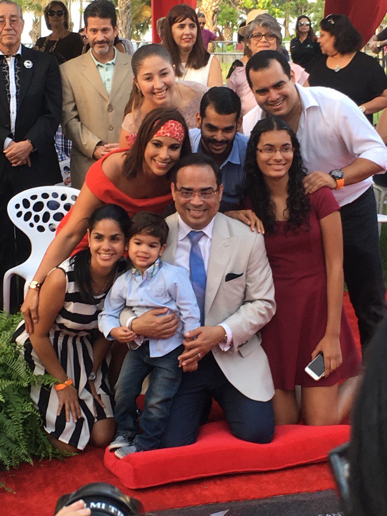 Salsa y Control Radio Cheo, Ithier y Santa Rosa reciben su Estrella en