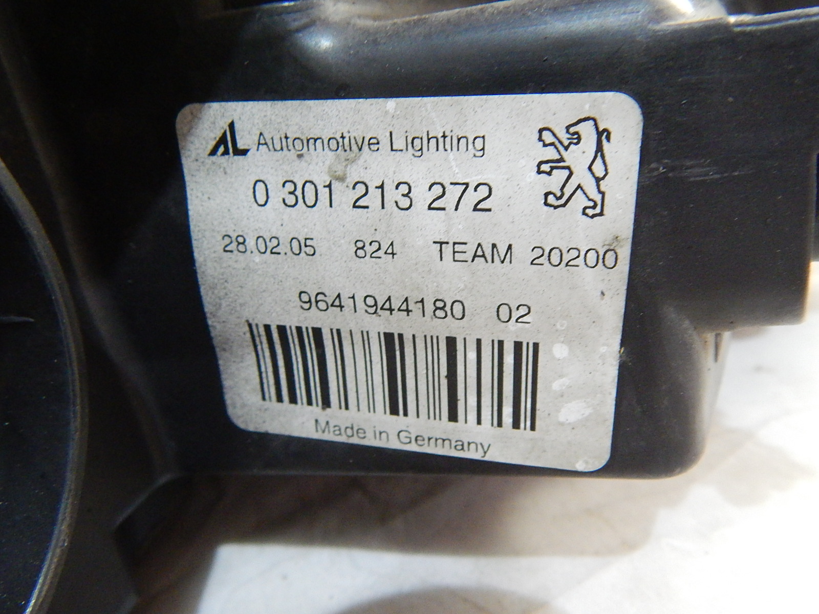 Naprawa świateł samochodowych Peugeot 407 prawa lampa