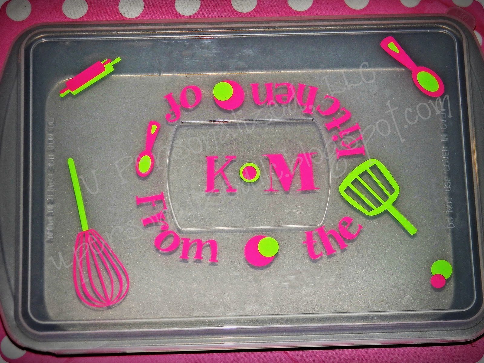 U Personalized: "From the Kitchen of" personalized cake pan