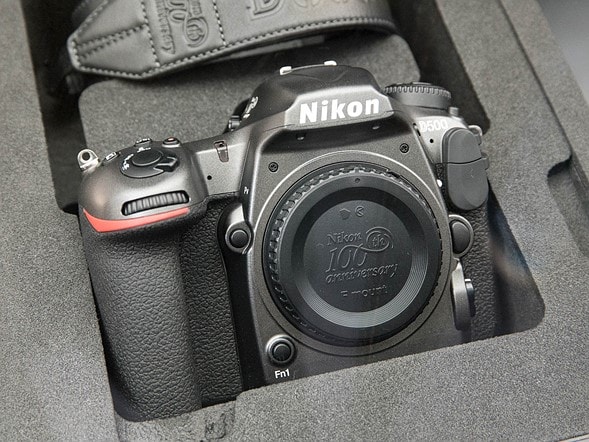 Lộ diện bộ máy ảnh phiên bản kỷ niệm 100 năm Nikon