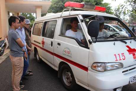 Tai nan tham khoc tren deo Prenn: Dua thi the cac nan nhan ve que - Anh 2