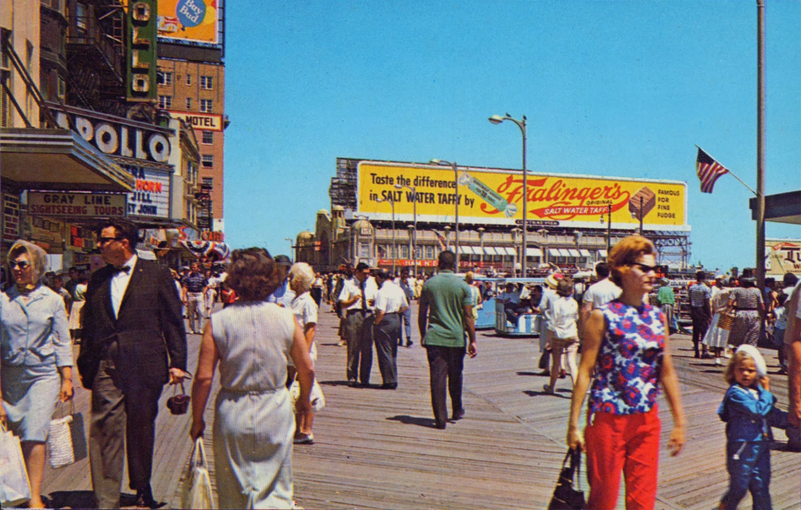 19 Wonderful Color Photos Capture Scenes of the Atlantic City Beach and