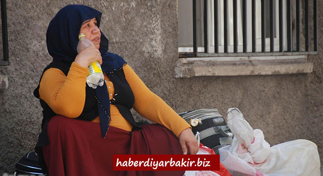 Kesên ku malên wan ji ber îxtîmala hilweşînê hatine tahliyekirin li benda alîkariyê ne Kesên ku malên wan ji ber îxtîmala hilweşînê hatine tahliyekirin li benda alîkariyê ne