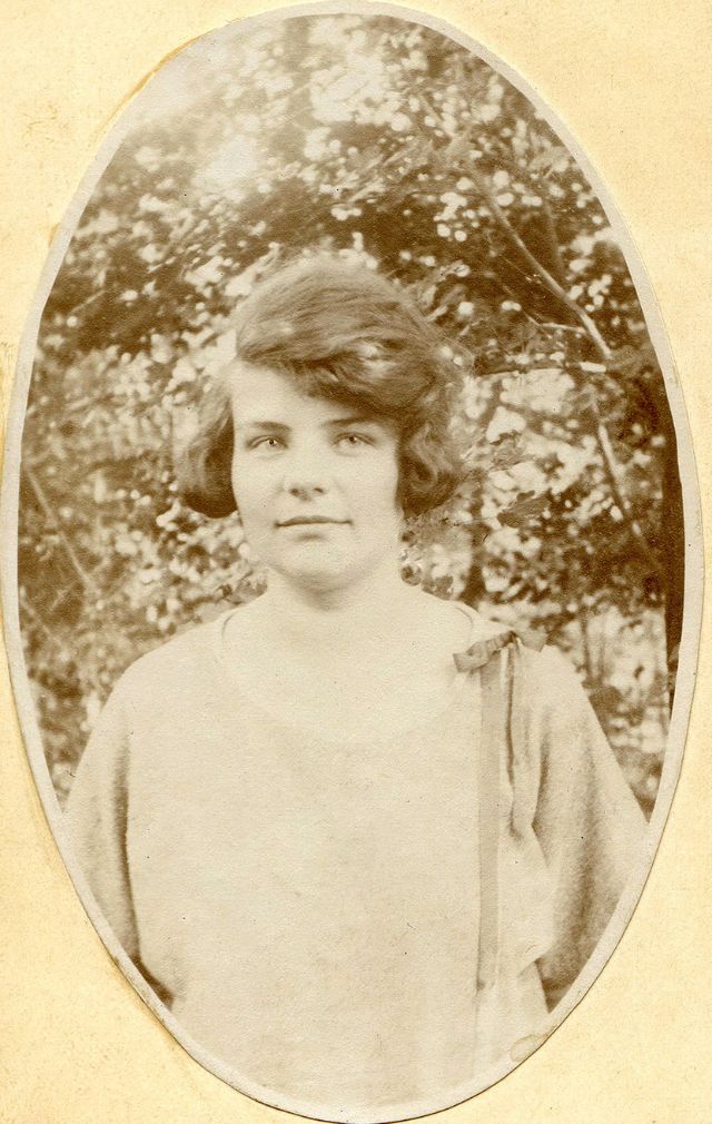 Bob Haircut The Hairstyle That Defined The 1920s Vintage Everyday