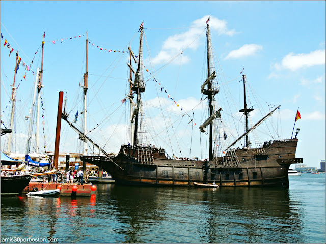 Fan Pier en el Puerto de Boston: El Galeón Andalucía