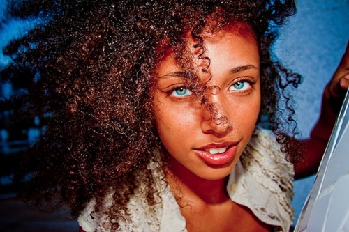 [Image: black+girl+blue+eyes.jpg]