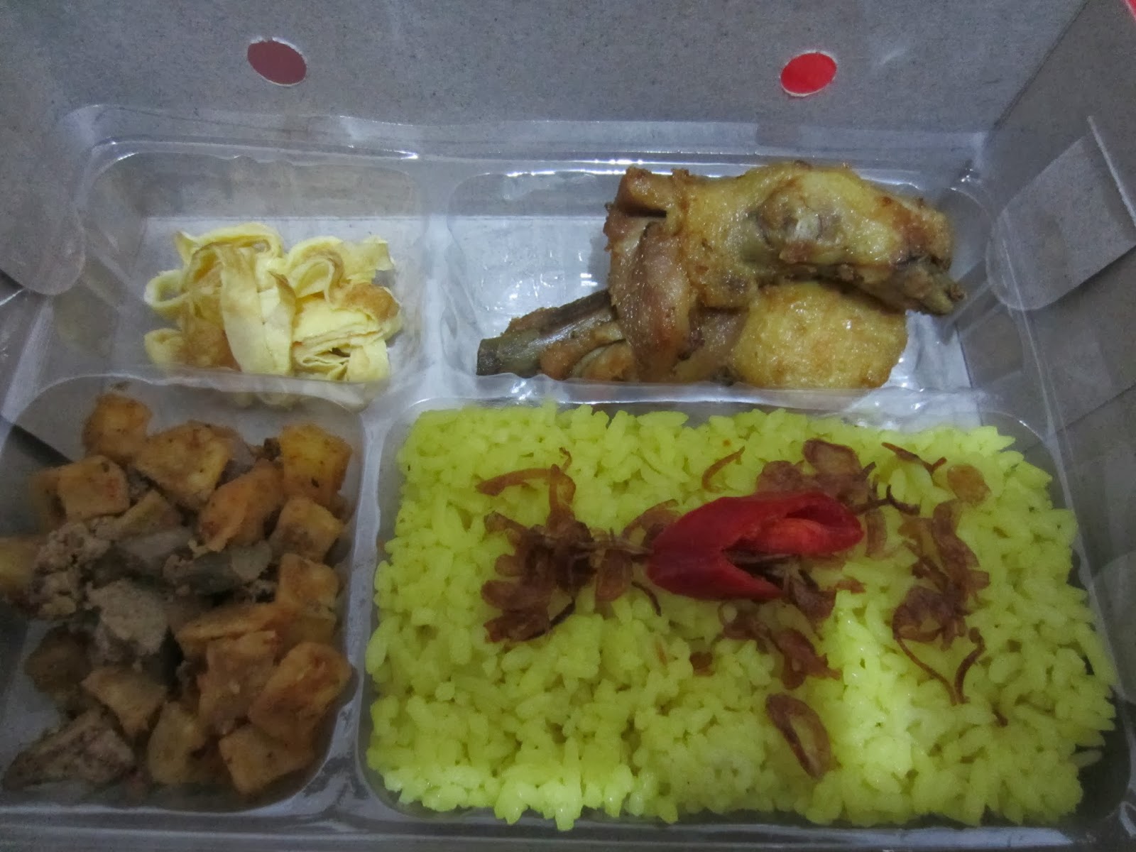 Rania.Kue: PAKET NASI SOUVENIR ULANG TAHUN