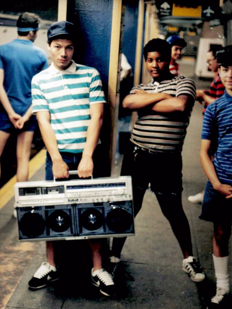 Fascinating Photographs Capture New York’s HipHop Scene from the 1980s
