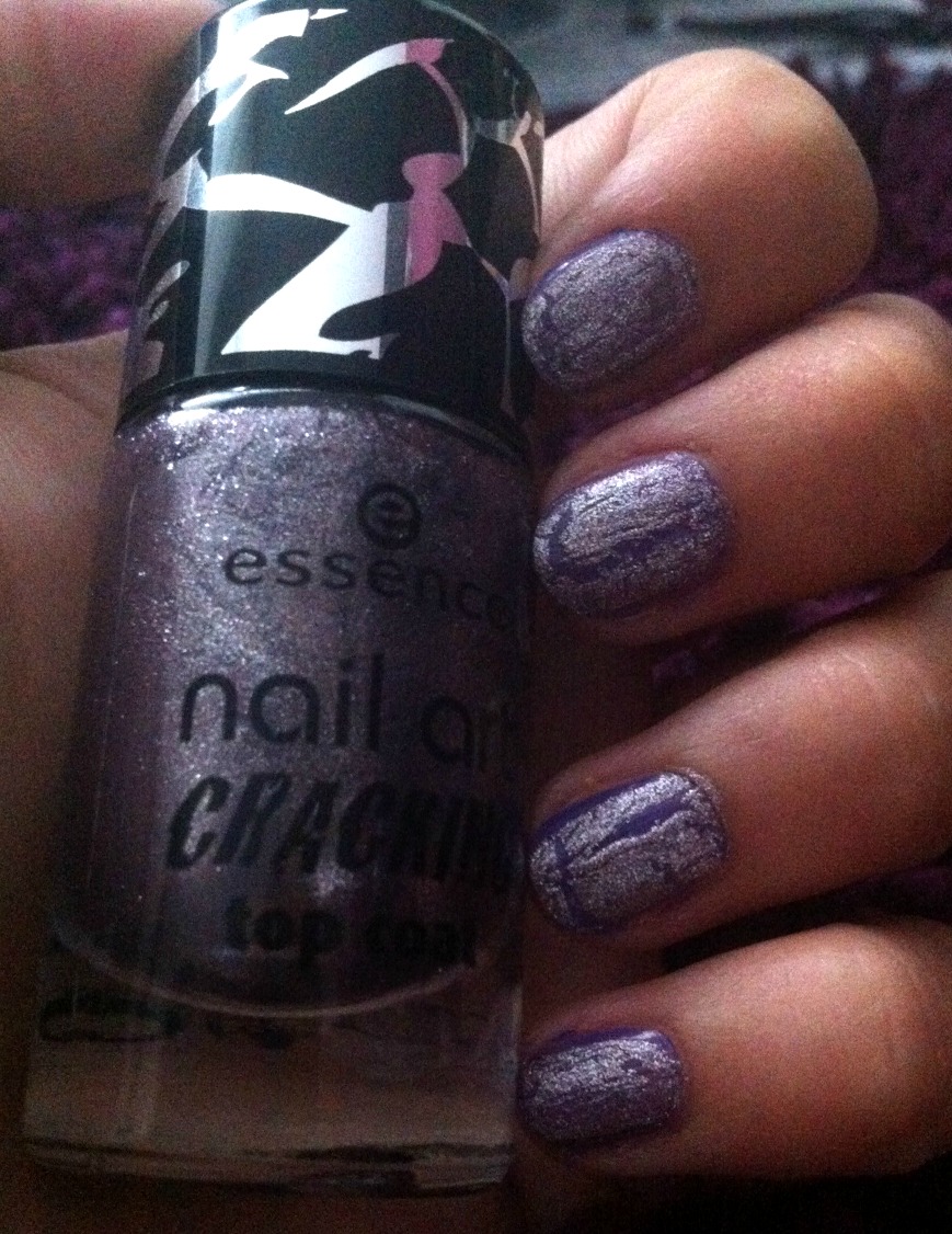 Sparkling Night Review Essence, nail art, cracking, top coat "05