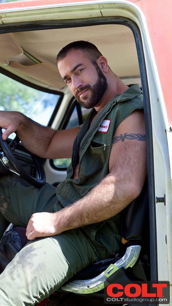 Daily Bodybuilding Motivation MODELS SPENCER REED & DIRK CABER