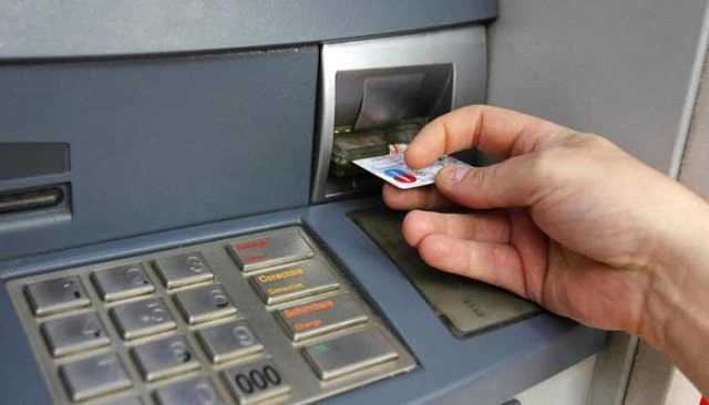 طريقة استرجاع البطاقة المصرفية في حالة إذا ابتلعها الصراف الألي