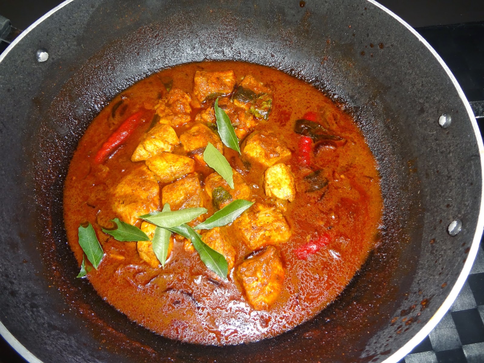 Suma's Recipes: Barramundi fish curry ( Kaalanji fish )
