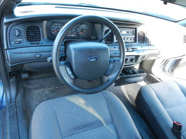 Ford Crown Victoria 2011 Interior