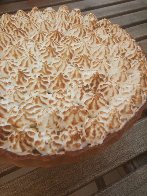 http://www.ibake.co.il/2015/10/meringue-lemon-pie.html