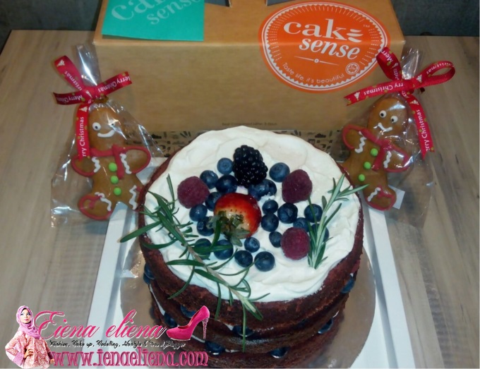 Red Velvet Garden Cake Sense