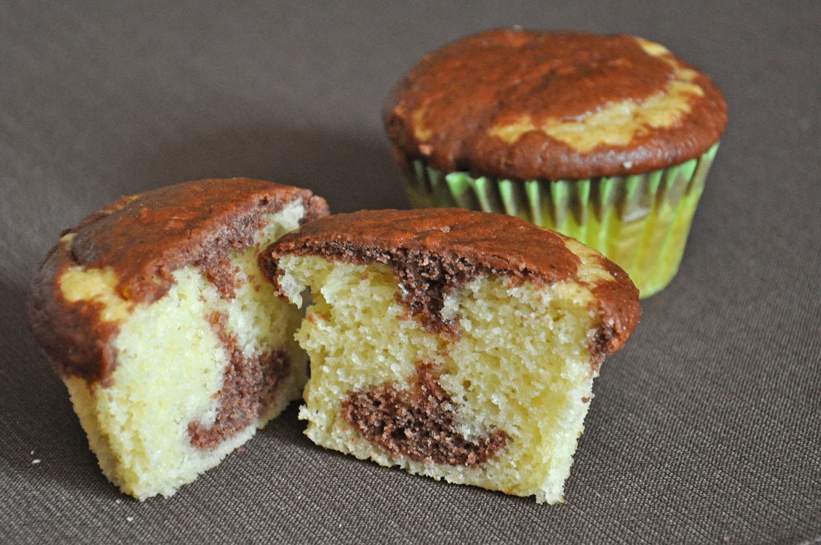 Backzauber: Schwarz-Weiß-Muffins mit Puddingpulver