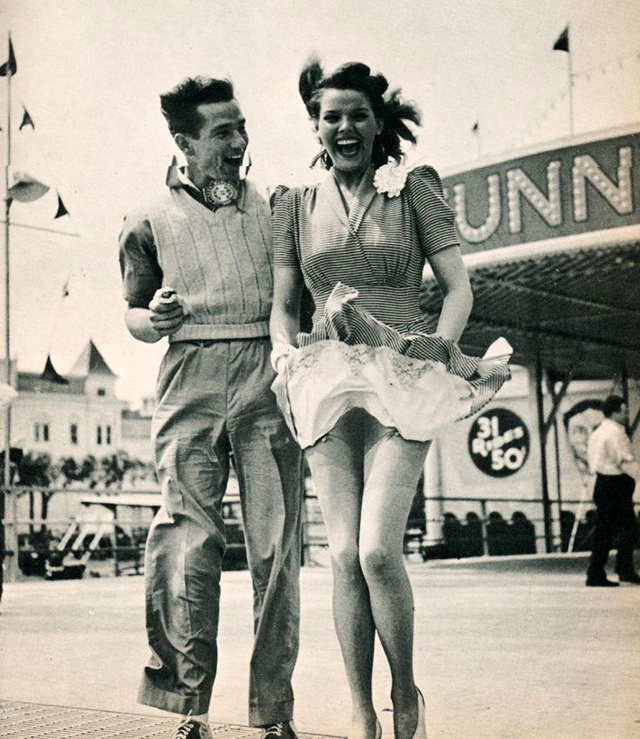 womens skirts in the wind