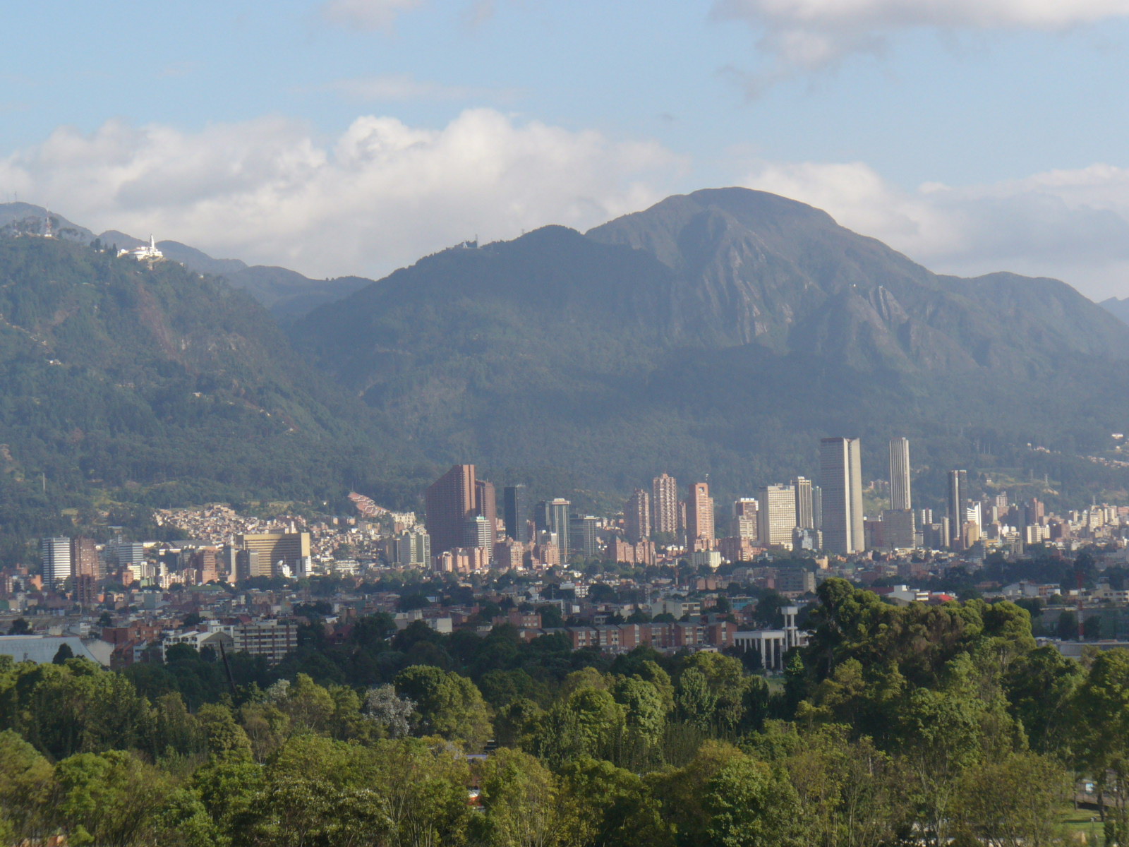Город богота страна. Богота столица. Санта-Фе-де-Богота столица. Санта Фе де Богота. Богота столица Колумбии фото.