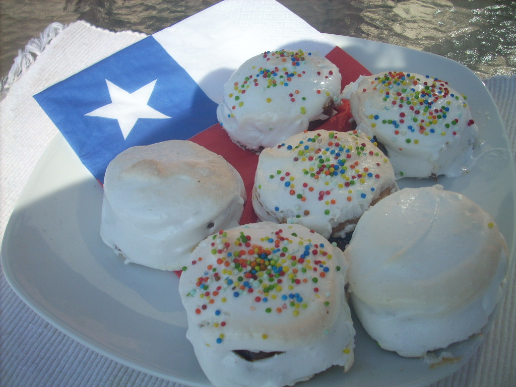 Canela kitchen (gloria) Chilenitos (dulce de leche chilean treats) and