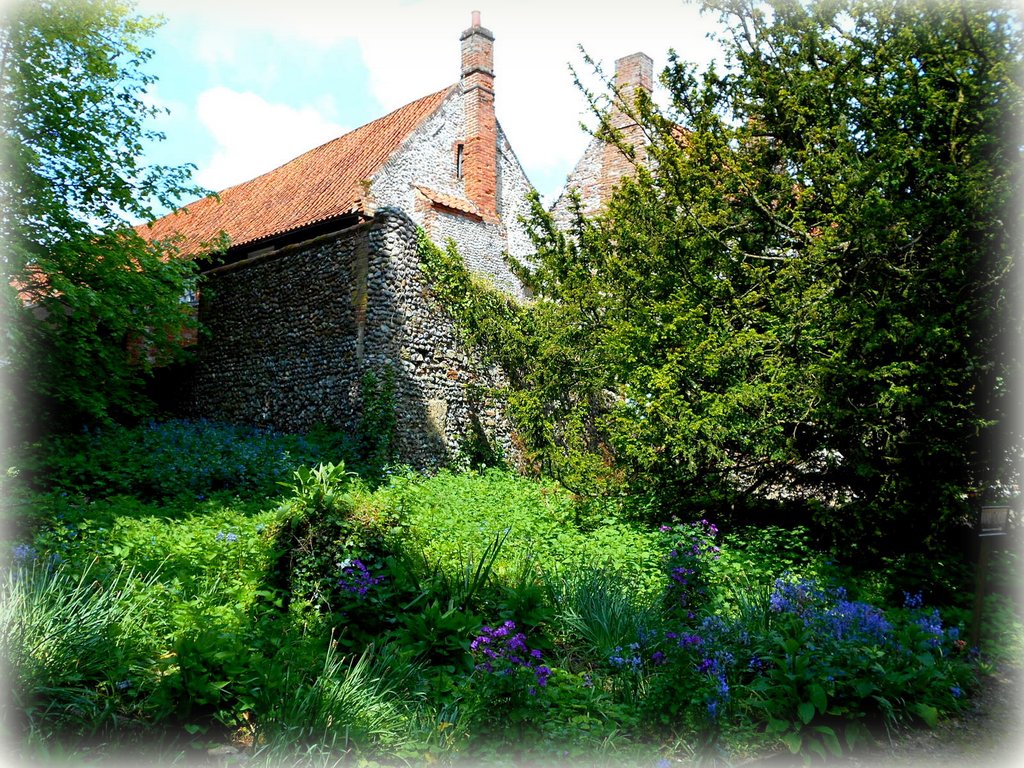 Gardensnaps Walsingham Abbey Gardens
