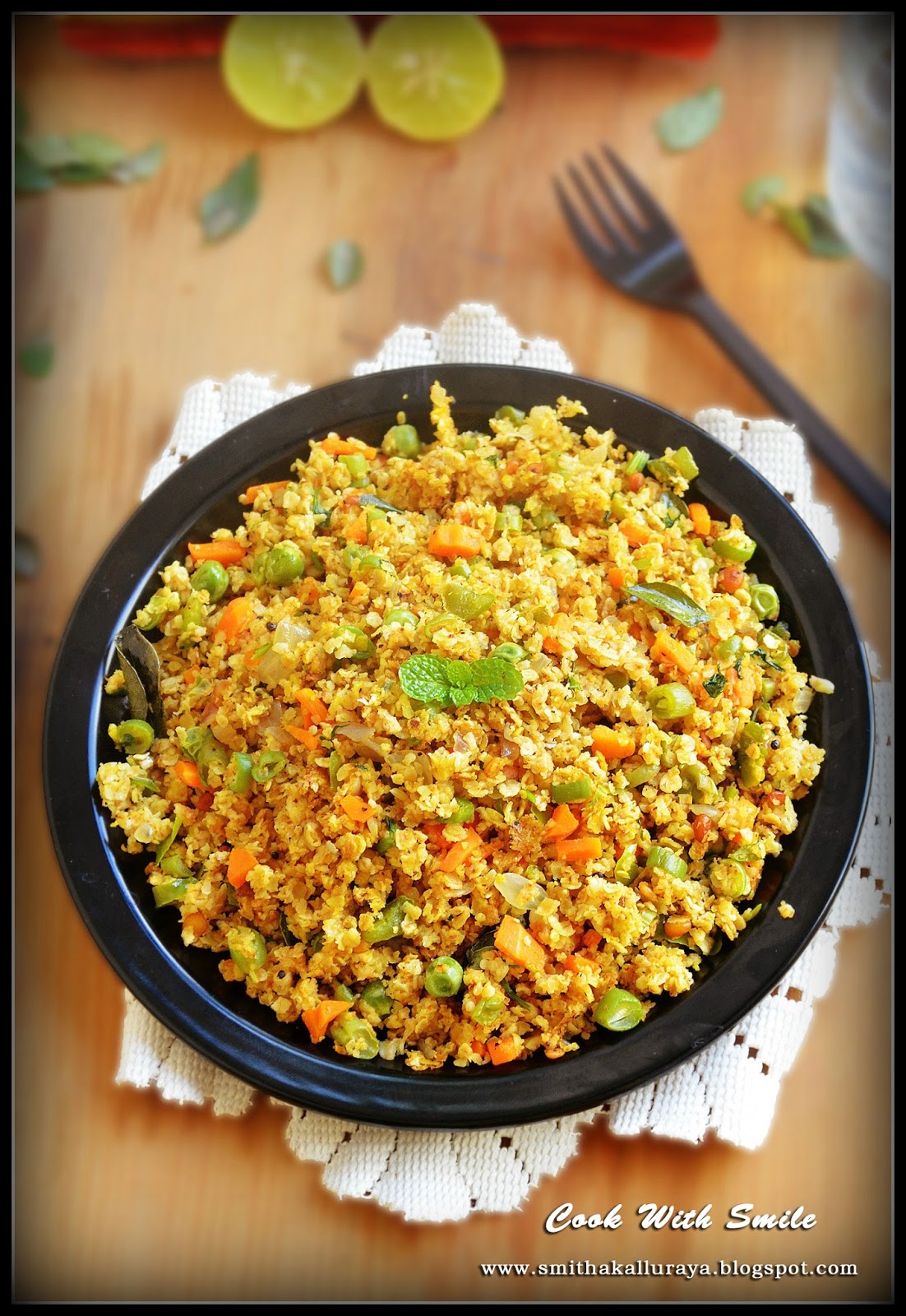 OATS UPMA / INSTANT VEGETABLE OATS UPMA RECIPE ~ Cook With Smile