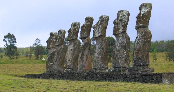 Moáis (en la Isla de Pascua, Chile) de unos 1.500 años de antigüedad.