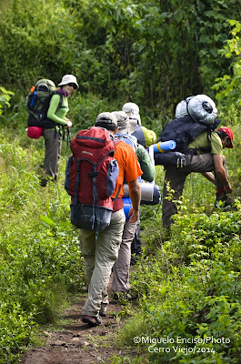 Ascendiendo Cerro Viejo por el Sendero Las Peñitas - @Miguel Enciso