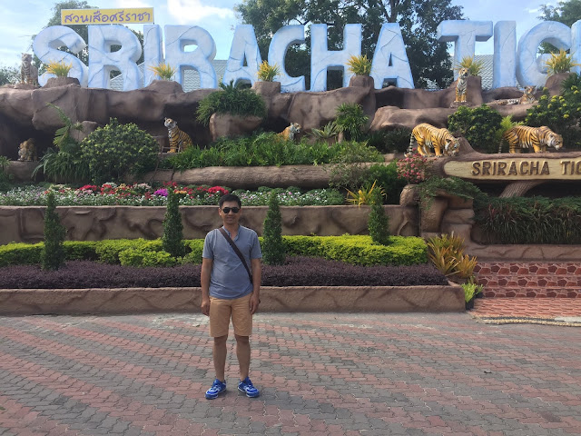 Cổng trại hổ ở Pattaya