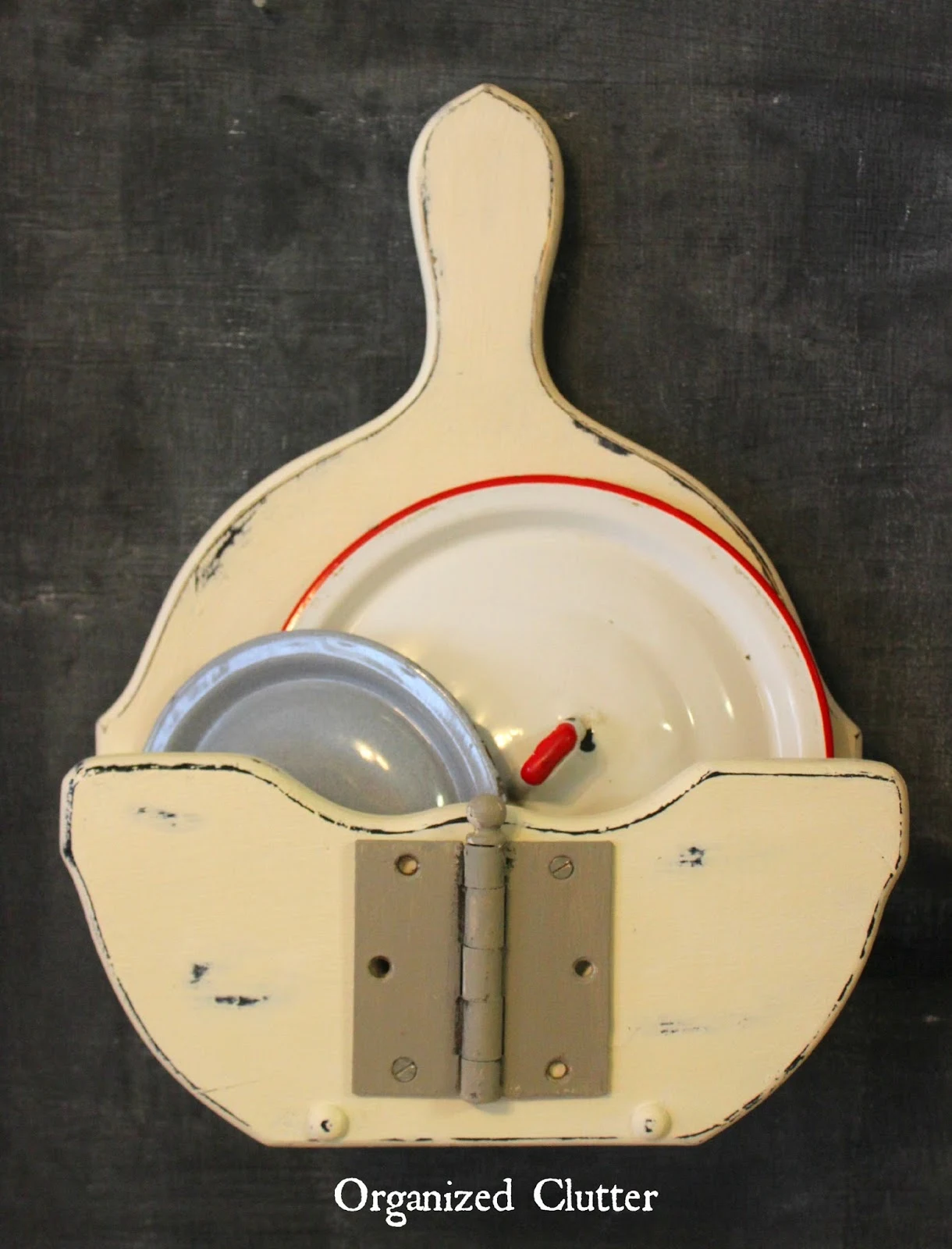 Upcycled Paper Plate Holder