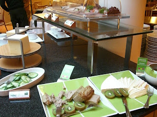 Hotellfrukost%2B%25282%2529 - Maten här i Danmark