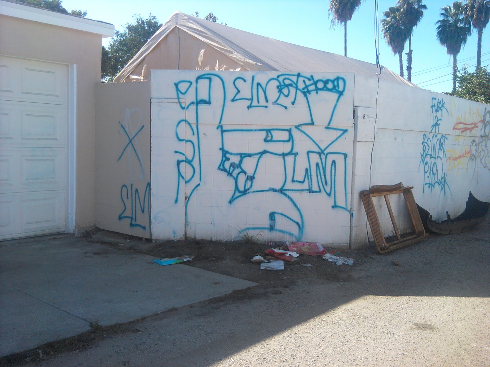 blood gangs graffiti Elm street piru ( ESP , compton )