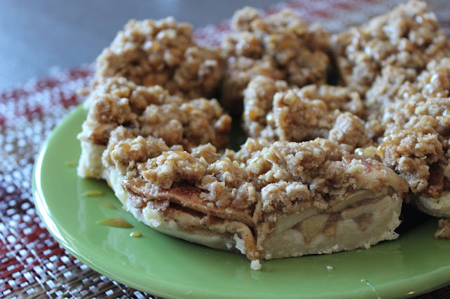 Salted Caramel Apple Pie Bars | A Hoppy Medium