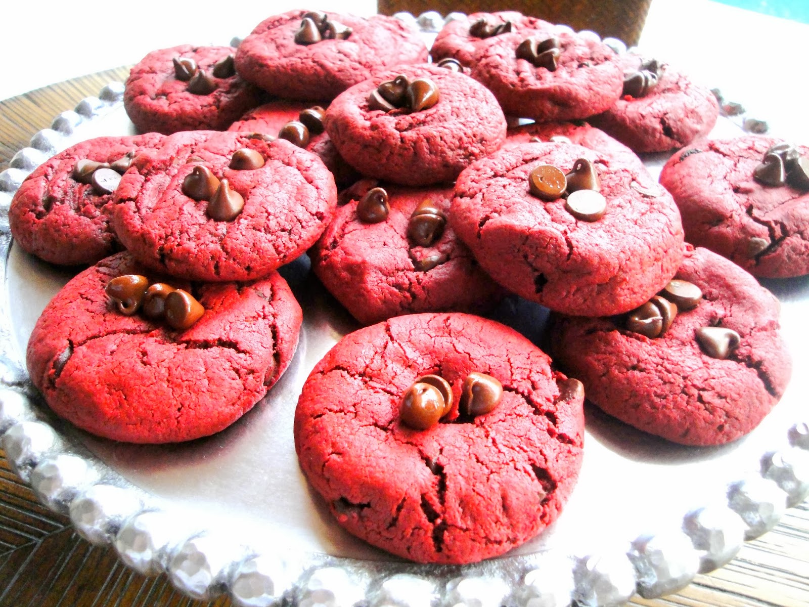 Food, Love, & Life {recipe} red velvet chocolate chip cookies