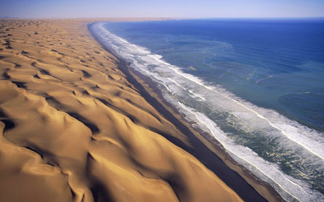 تلال صحراء ناميب في قارة أفريقيا