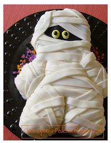 halloween-cake-mummy-deborah-stauch